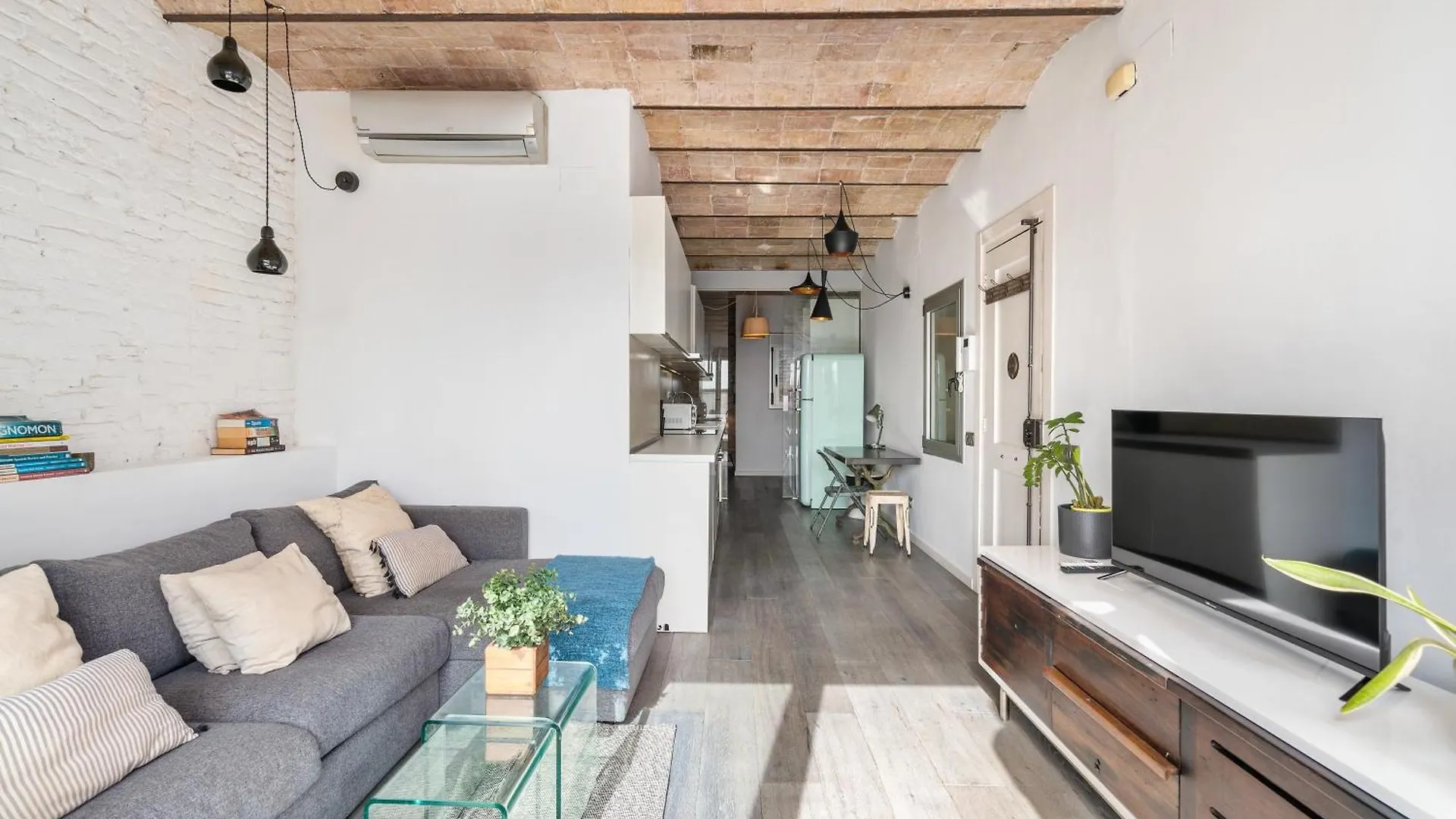 Barcelona Bliss 1Br Haven W Terrace In Gracia Lejlighed Spanien