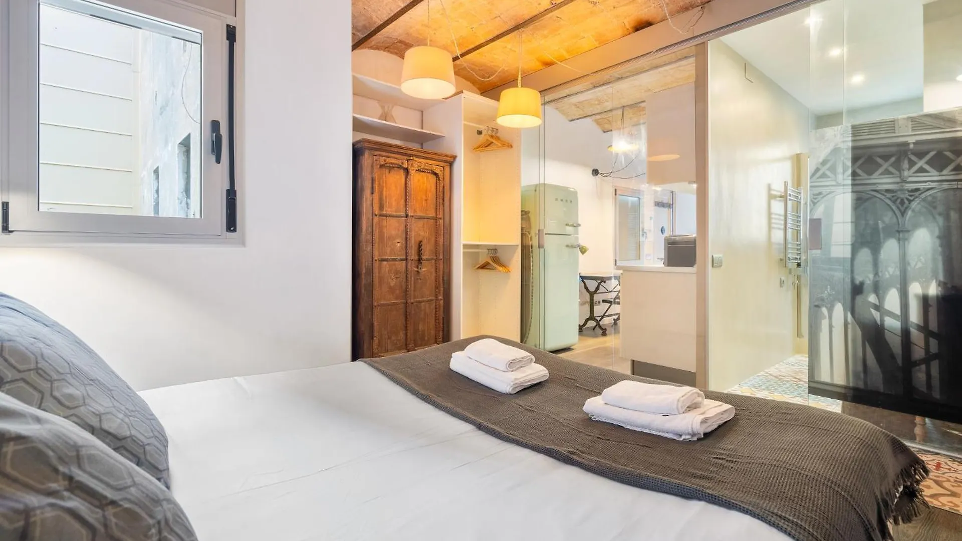 Barcelona Bliss 1Br Haven W Terrace In Gracia Lejlighed 0*,  Spanien