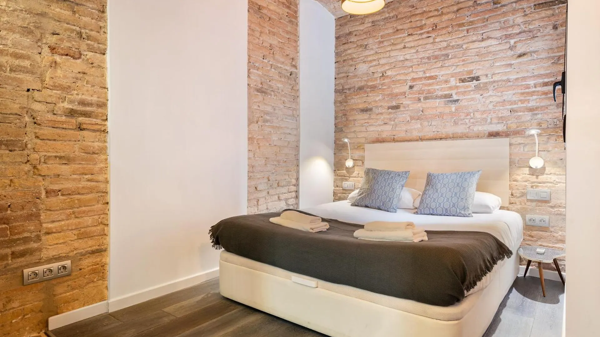 Barcelona Bliss 1Br Haven W Terrace In Gracia Lejlighed Spanien
